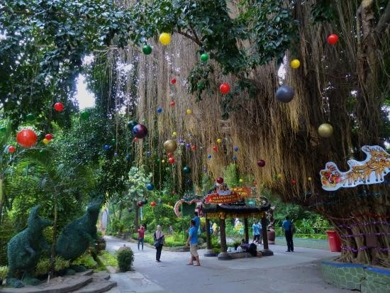 Kebun Binatang Gembiraloka